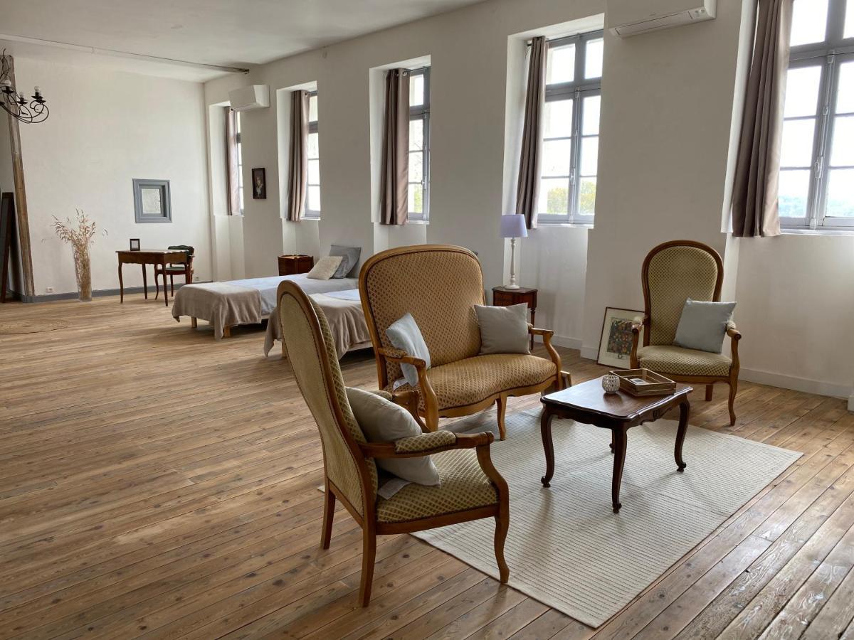 Plougonver Demeure De Kergoguen Bed & Breakfast エクステリア 写真