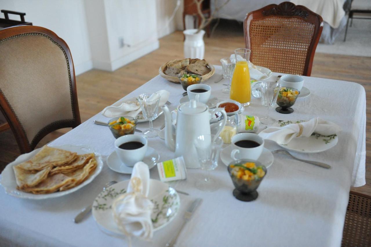 Plougonver Demeure De Kergoguen Bed & Breakfast エクステリア 写真